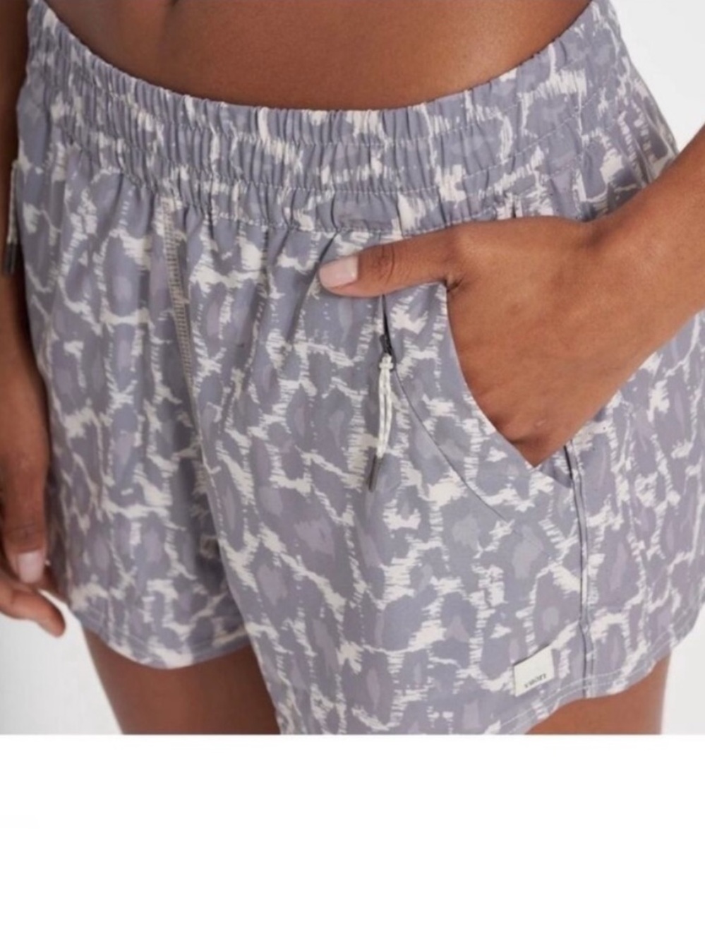 VUORI Dash Mid Rise Leopard Print Running Shorts Opal Spots Size XL